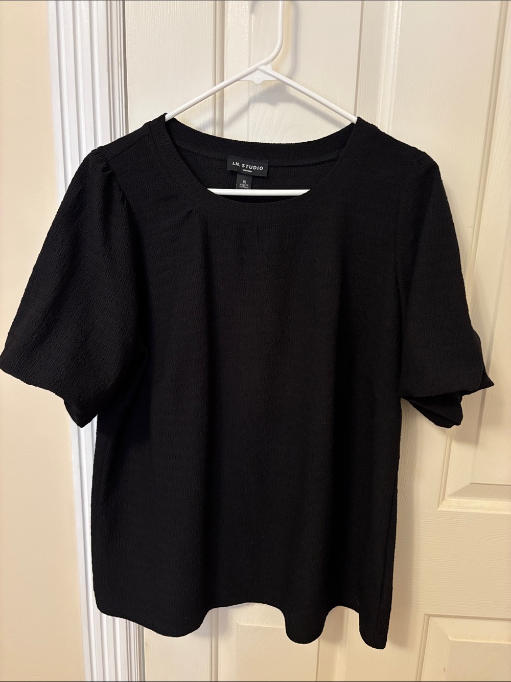 I.N. Studio Black Short-Sleeve Knit Top